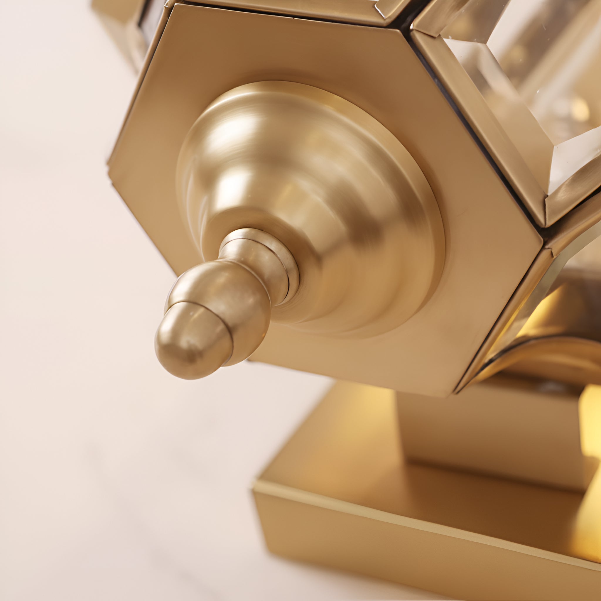 GildCrest Lighting Trivela Ribbed Glass Wall Lantern